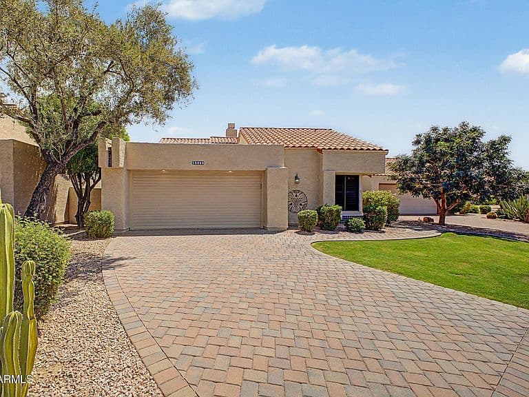 10099 E SAN SALVADOR Drive photo 1