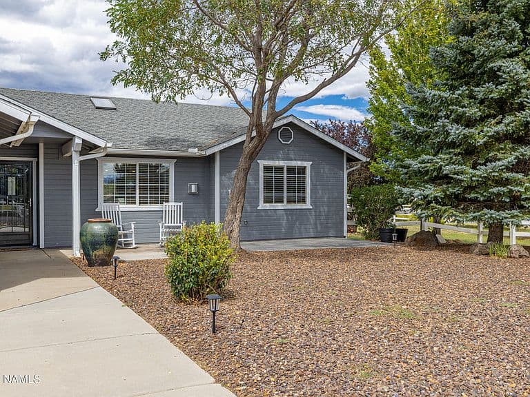 5775 Lee Dr photo 3