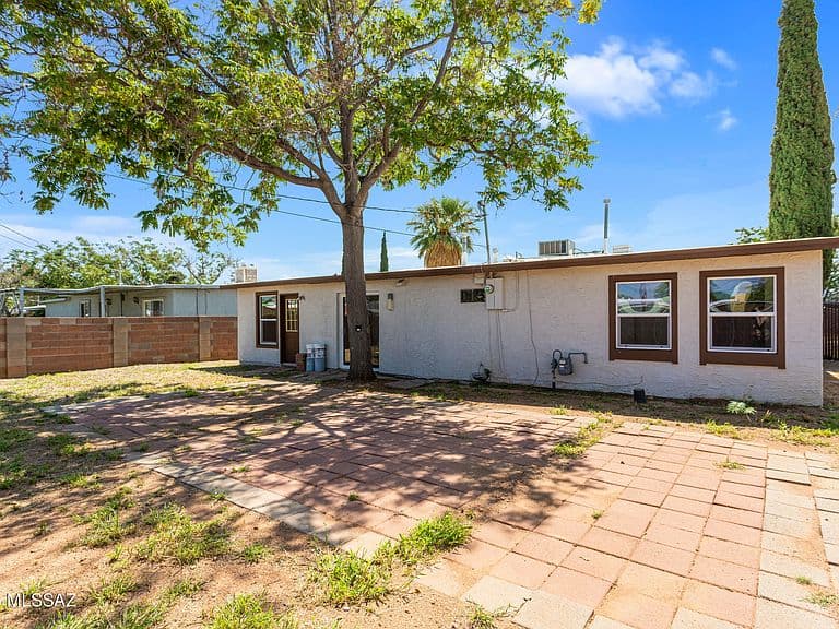 165 Sherbundy St photo 5