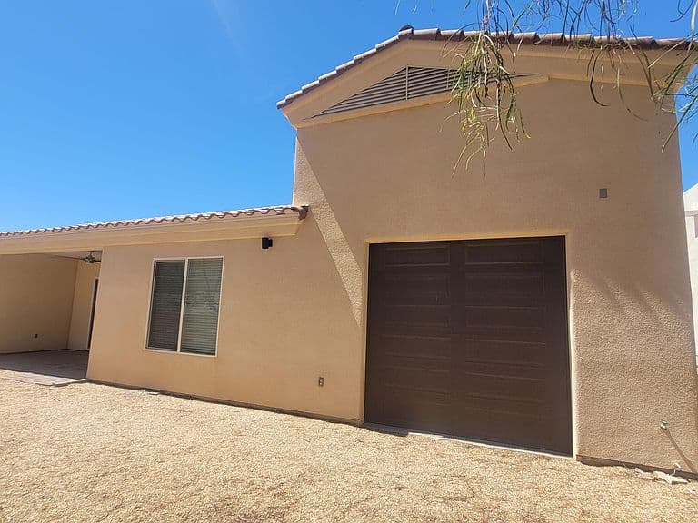 1053 Montrose Dr photo 4
