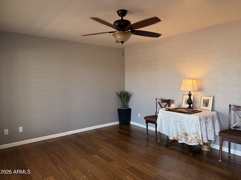 407 W ORAIBI Drive photo 2