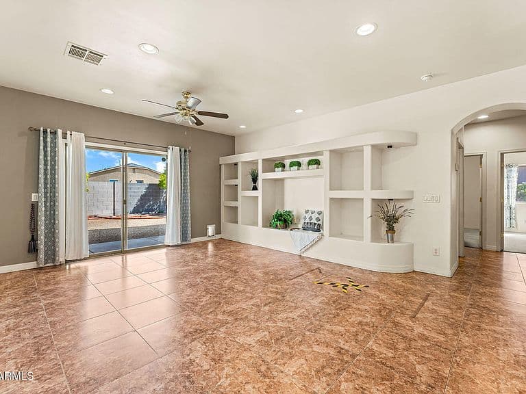 450 GUSKIN Road photo 2