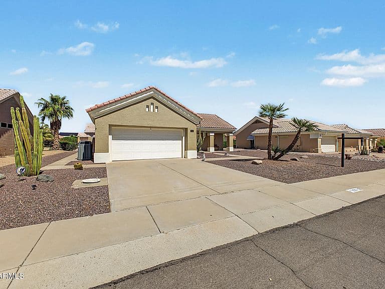 15712 W SENTINEL Drive photo 3
