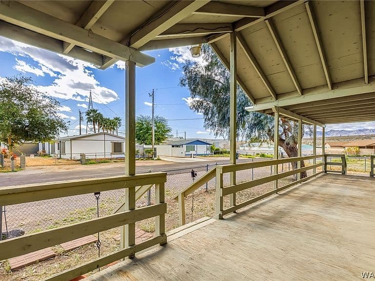 2389 Castle Rock Cir photo 2