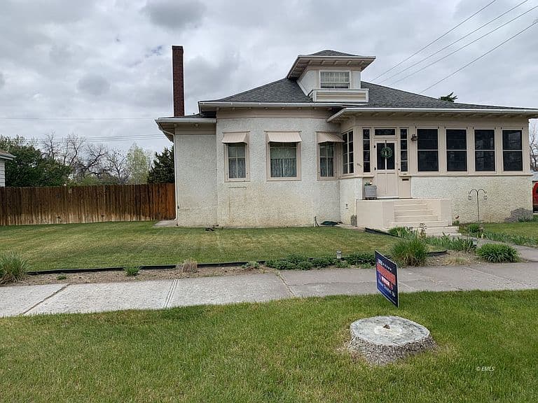401 S Lake Ave photo 1
