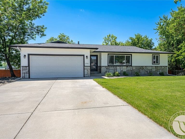 1706 Lake Hills Dr photo 2