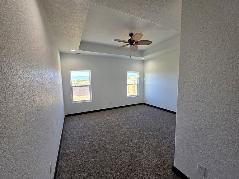 2182 Excalibur Way photo 4