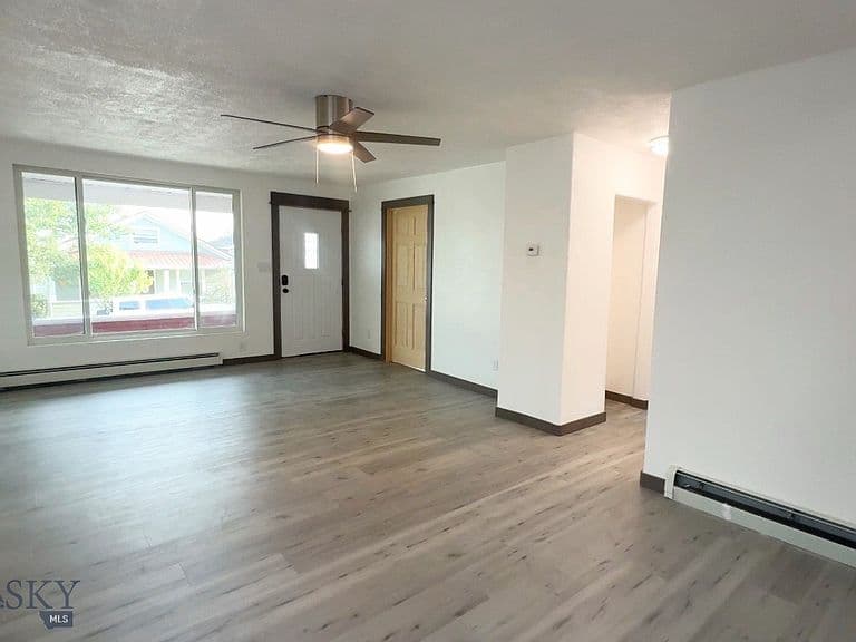 1103 W Mercury St photo 5