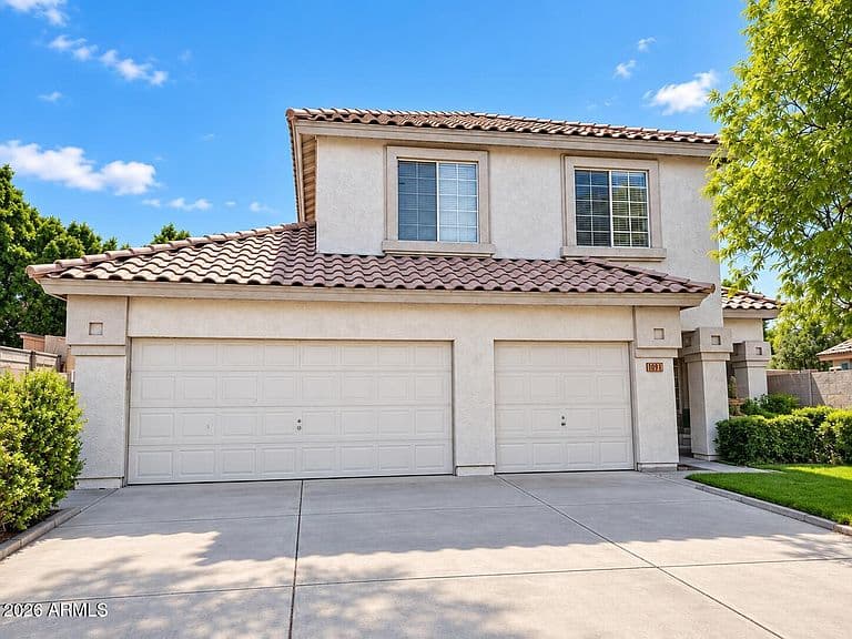 231 N LEOMA Court photo 1