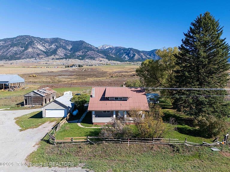105298 Highway 89 photo 1