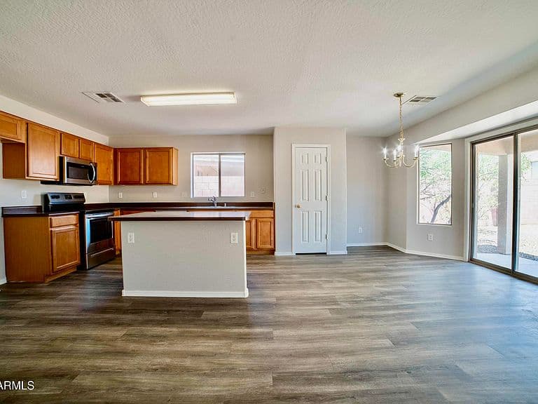 23193 W MOHAVE Street photo 5