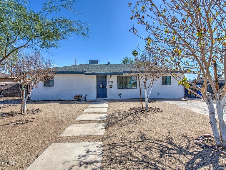 1901 E ENCINAS Lane photo 2