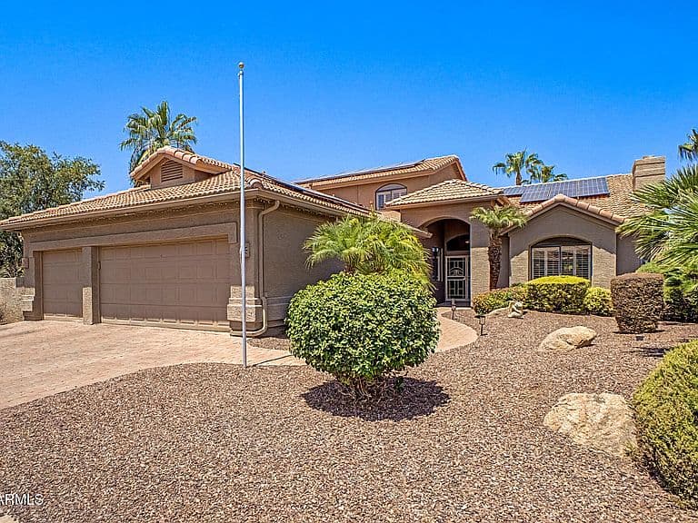 9608 E SUNBURST Drive photo 1