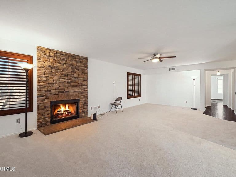 15239 S 44TH Place S photo 4