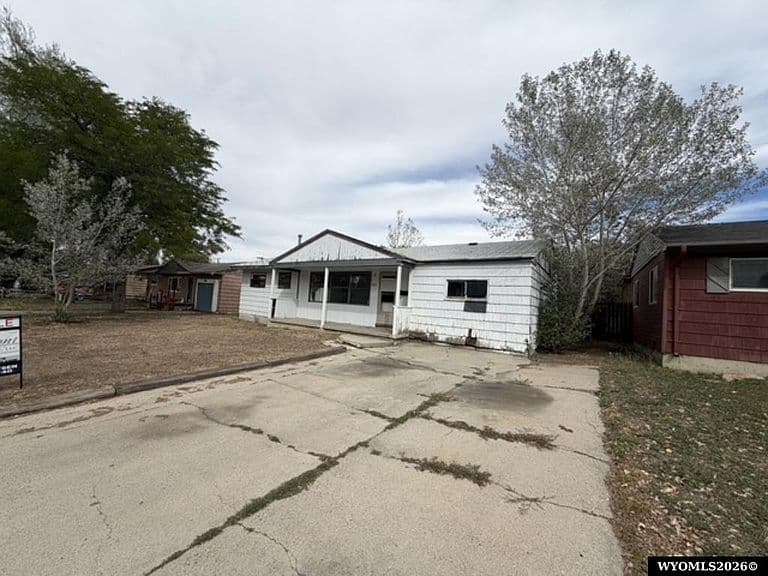 1625 Kit Carson Ave photo 2