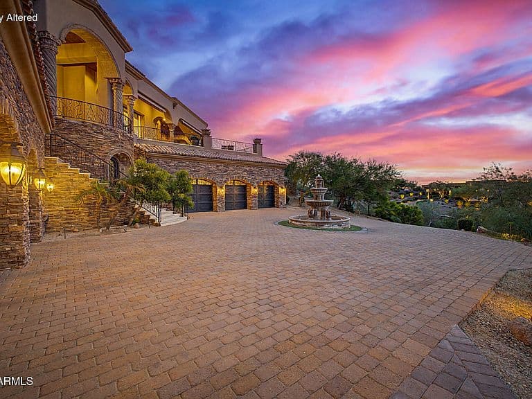 9245 N VISTA VERDE Court photo 3
