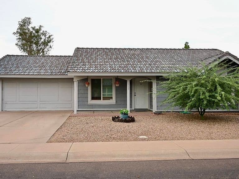 1158 E DEL RIO Street photo 1