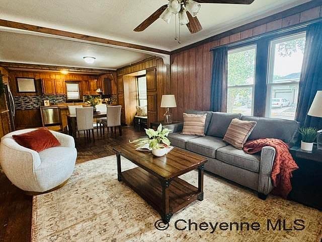 1200 W Pershing Blvd photo 3