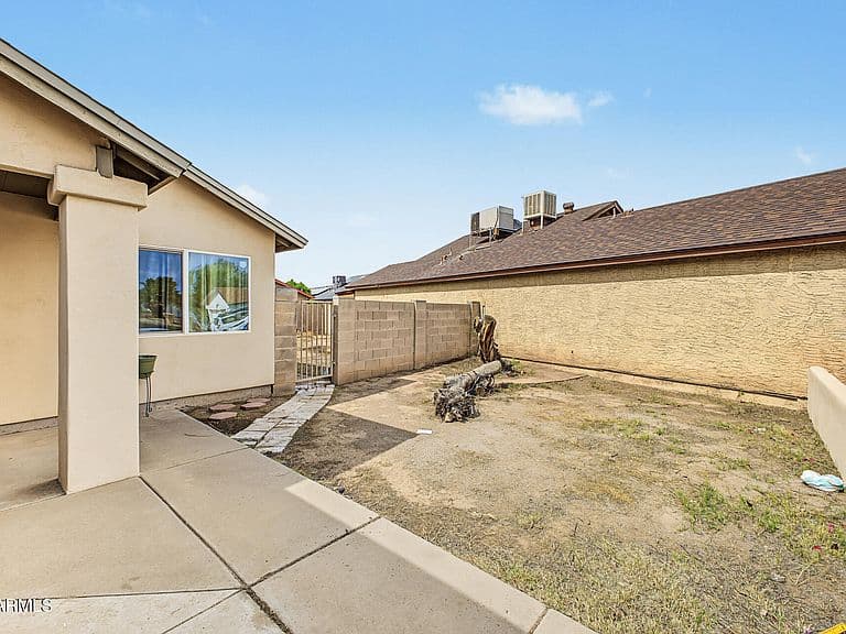 7354 N 69TH Avenue photo 5