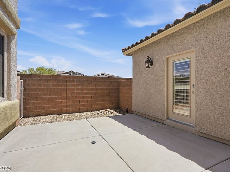 9952 Madison Walk Ave photo 3
