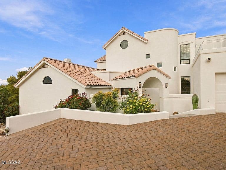 6221 N Camino Esquina photo 5