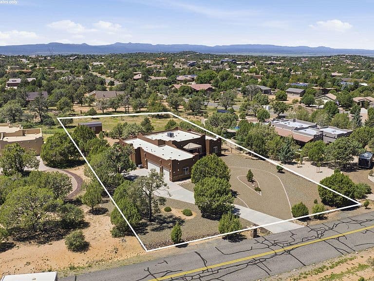 13170 N IRON HAWK Drive photo 3