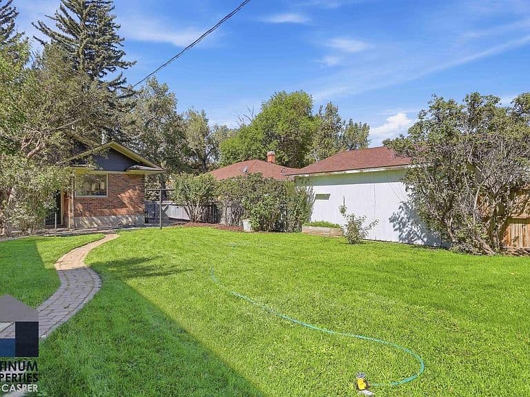 1433 S Elm St photo 5