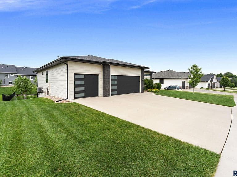 105 N Tumble Creek Cir photo 5