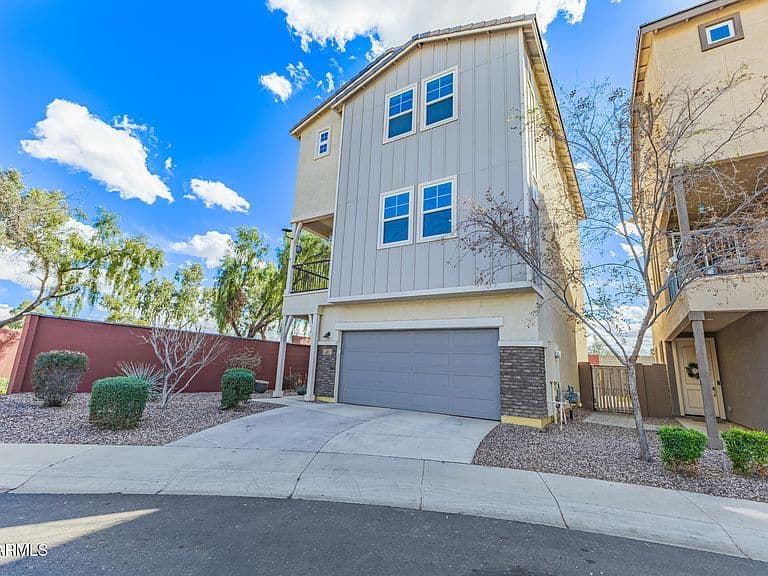 603 W Flintlock Way photo 4