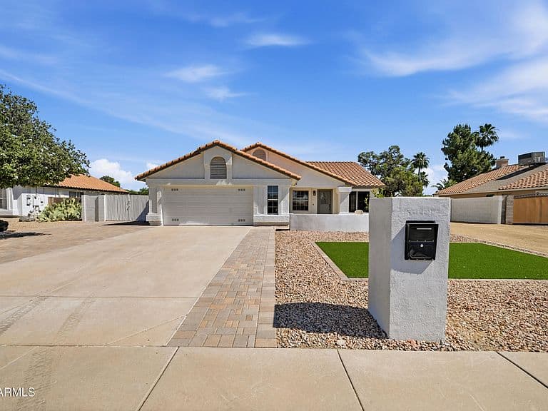 5716 E ESTRID Avenue photo 3
