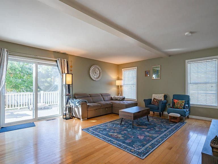 51 alice Drive photo 2