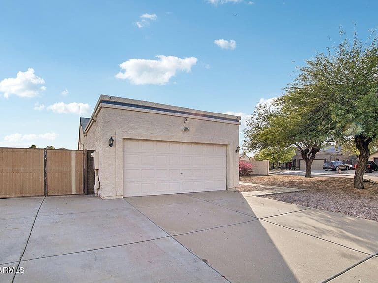 15014 N 62ND Drive photo 3