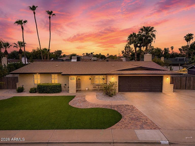 1535 E KENWOOD Street photo 3