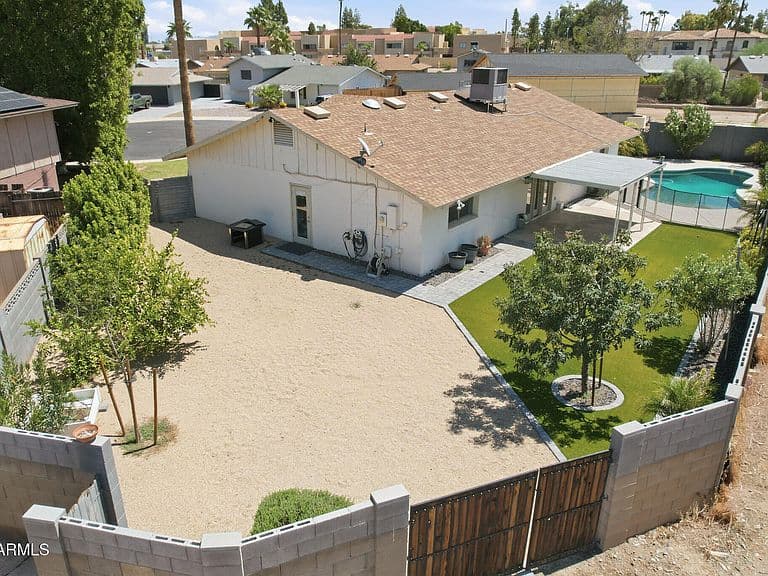 4422 S MCALLISTER Avenue photo 4