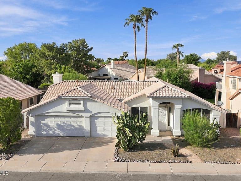 4564 W Tyson Street photo 3