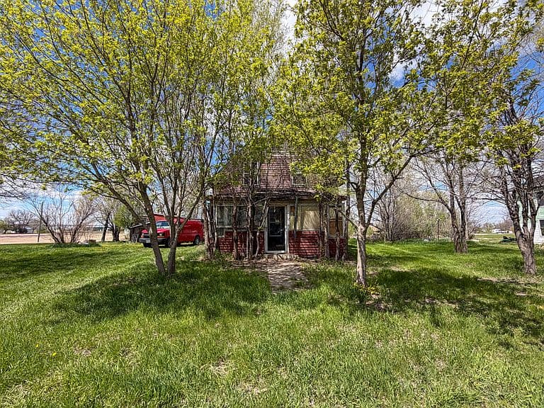 215 Commercial St N photo 3