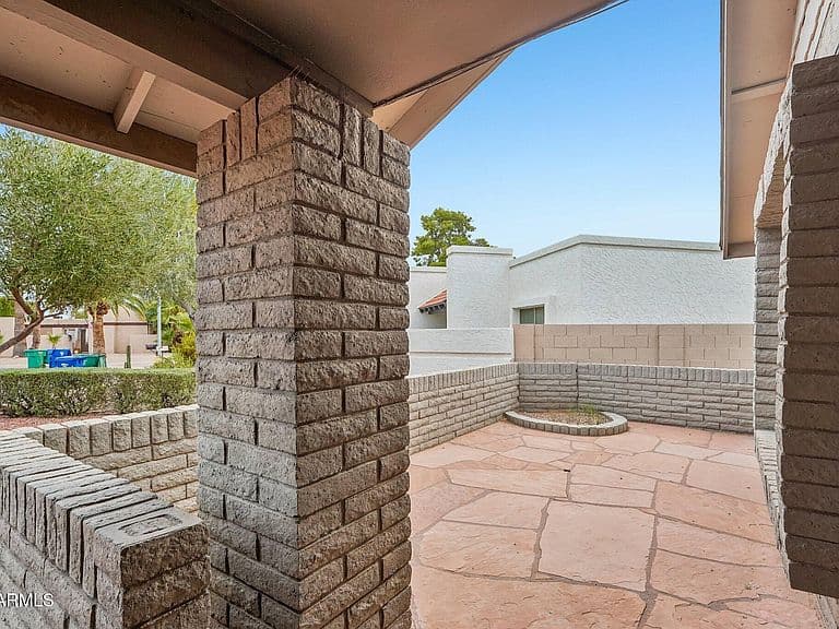 1564 W IRISADO Circle photo 4
