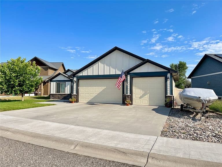 2606 Meadow Creek Loop photo 3
