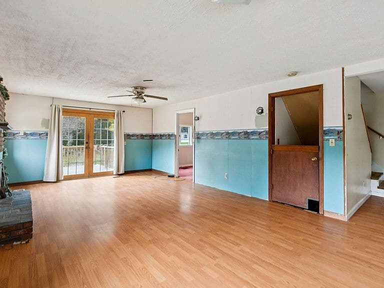 1534 Riford Brook Road photo 3