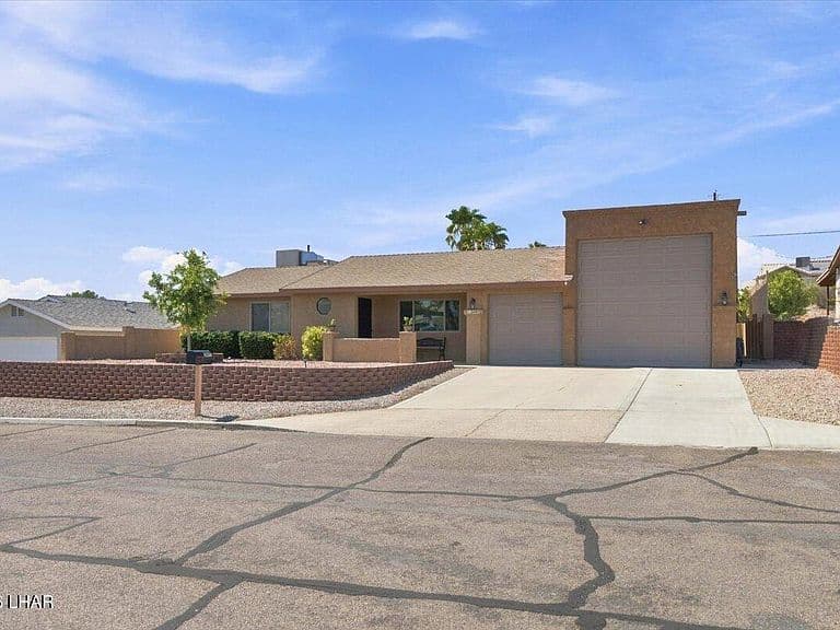 2497 Beverly Glen Dr photo 2