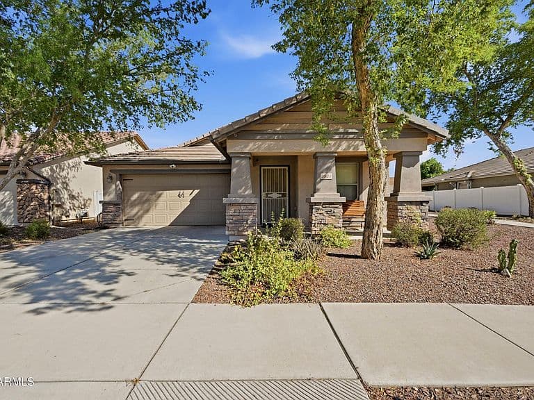 3924 E KENT Avenue photo 1