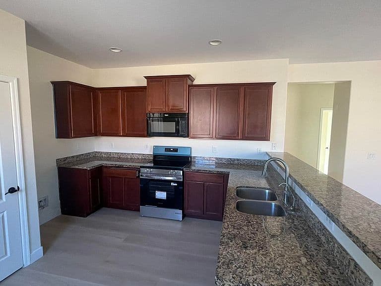25422 W MALDONADO Court photo 3
