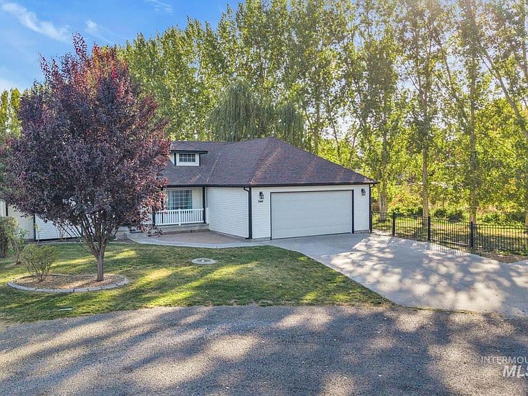 2560 Spruceridge Cir photo 5
