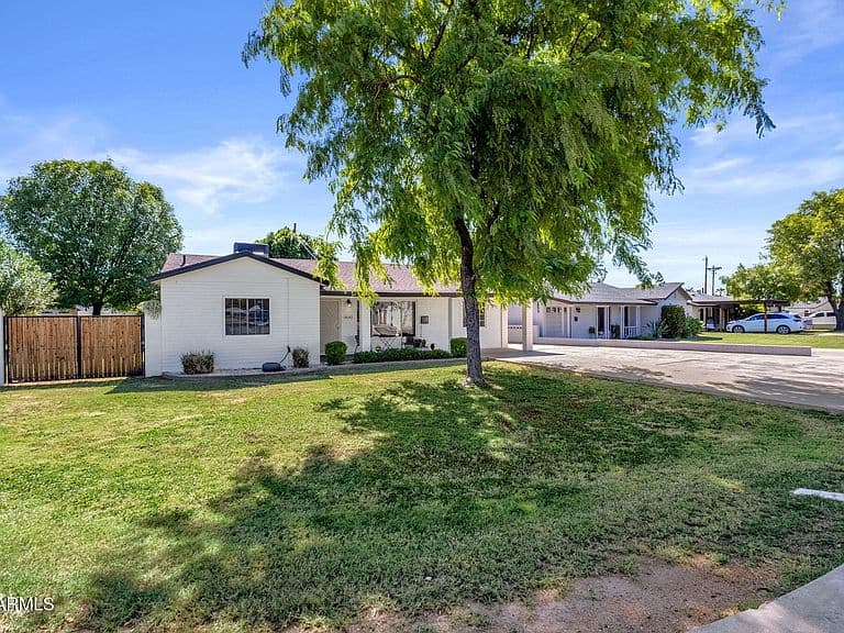 4643 E MONTEROSA Street photo 3