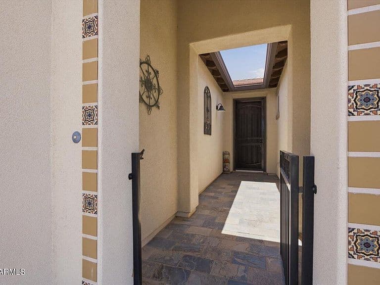557 E LADDOOS Avenue photo 4