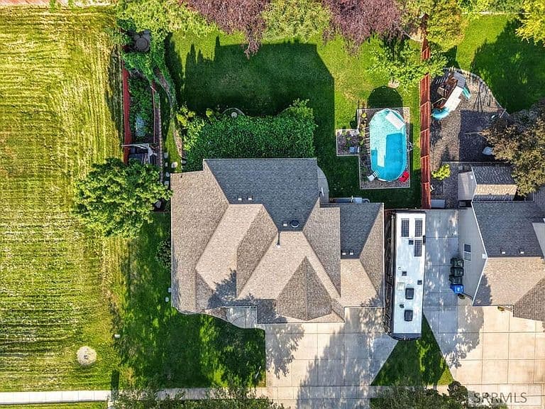 636 Gary St photo 5