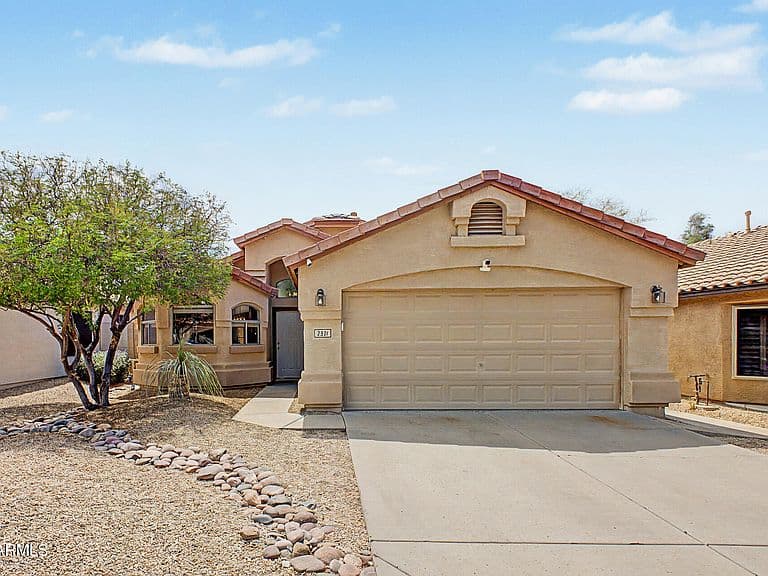 2331 W BLUE SKY Drive photo 2