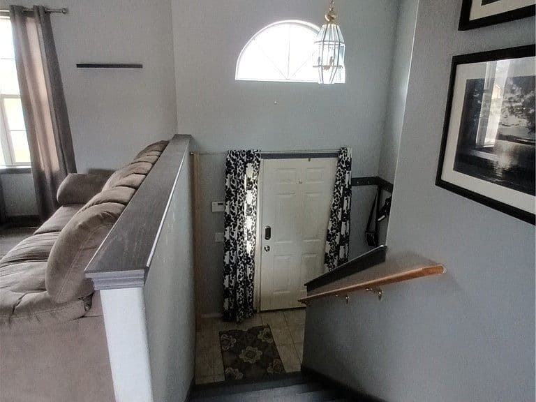 1204 Gardenia Dr photo 3