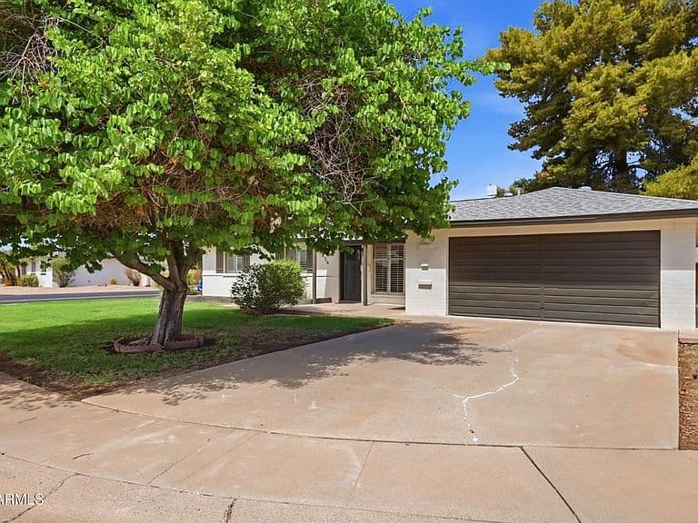 2436 W DAHLIA Drive photo 2