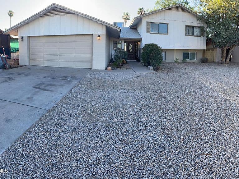 14027 N 33RD Drive photo 2